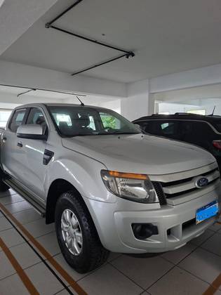 FORD RANGER 3.2 XLS 4X4 CD 20V DIESEL 4P AUTOMÁTICO